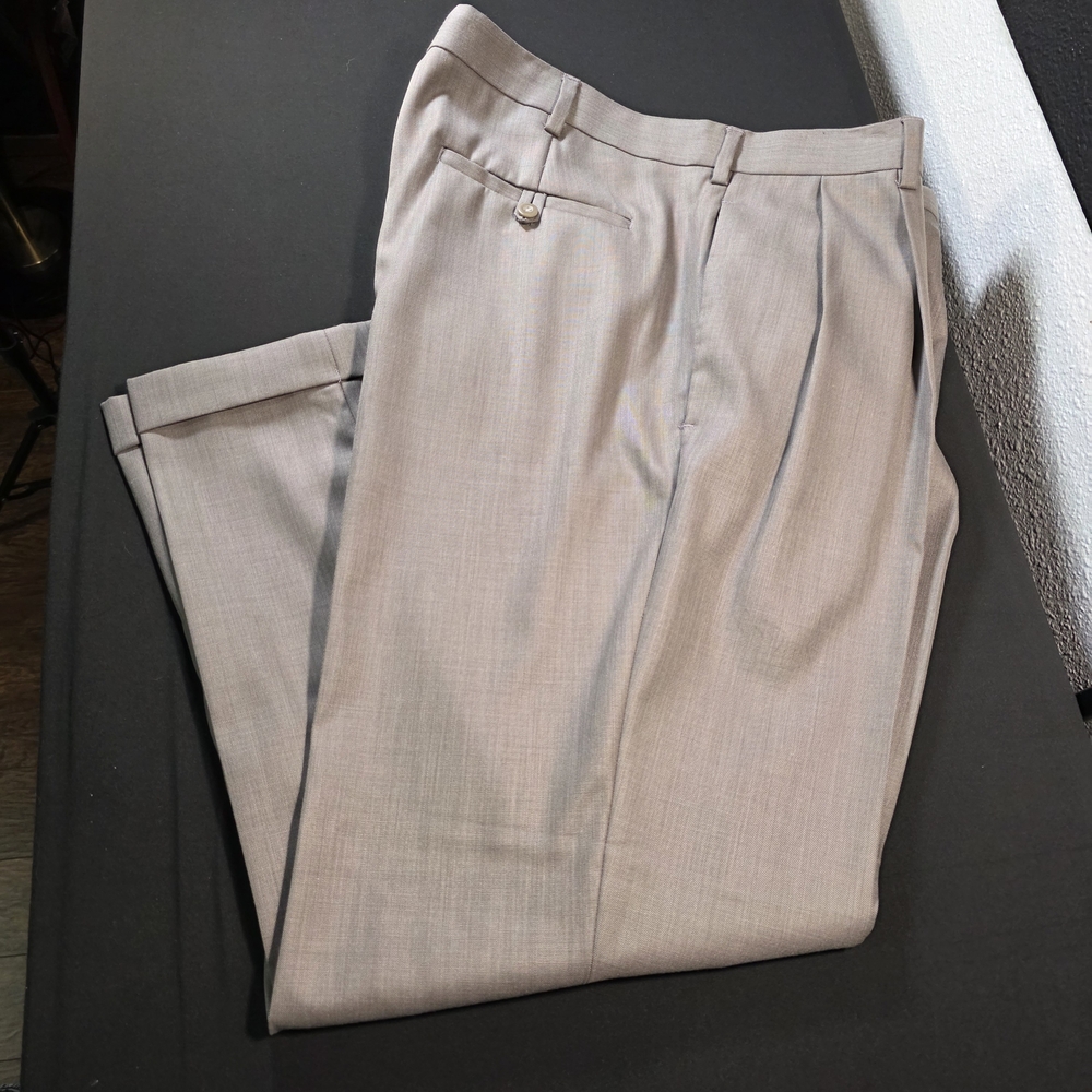 Perry Ellis Light Brown / Tan‎ Mens Pleated Cuffed Dress Pants. 40x30
